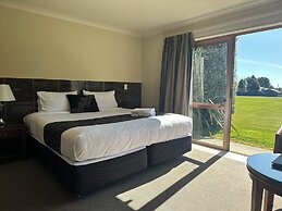 Admirals Motor Inn