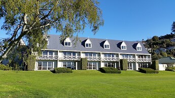 Admirals Motor Inn