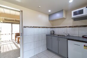 Admirals Motor Inn