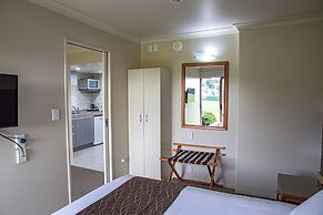 Admirals Motor Inn