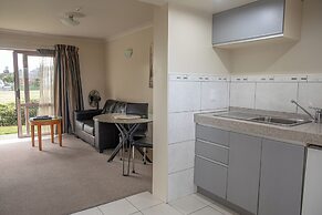 Admirals Motor Inn