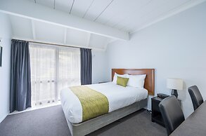 Admirals Motor Inn