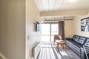 Admirals Motor Inn