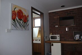 Kardinia Park Motel