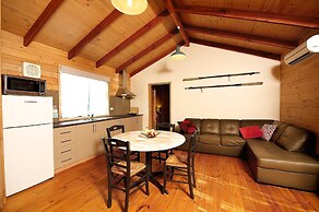 Lakes And Craters Holiday Park