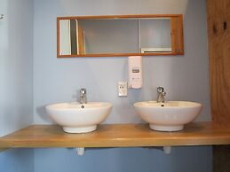 Bluemoon Lodge - Hostel