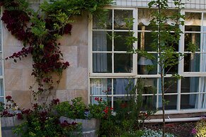 Holly Lane Mews