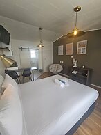 Frimley Lodge Motel