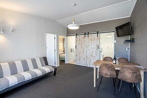 Frimley Lodge Motel