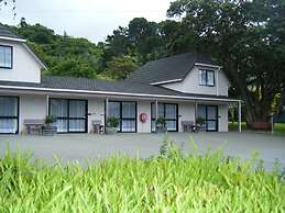 Camellia Court Motel