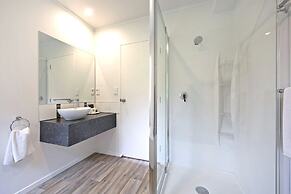 Camellia Court Motel
