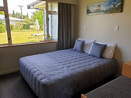 Lakeside Motel & Apartments