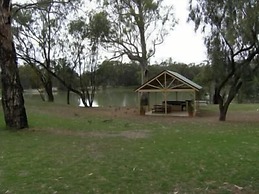 Euston Club Motel