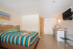 A & A Motel