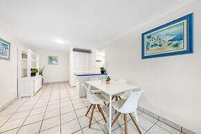 Elouera Tower Beachfront Apartments