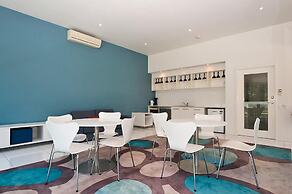 Silvershore Apartments on the Broadwater