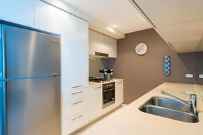 Silvershore Apartments on the Broadwater