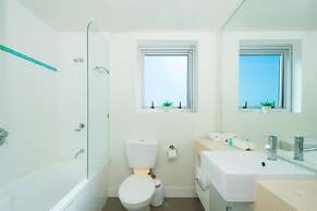 Silvershore Apartments on the Broadwater