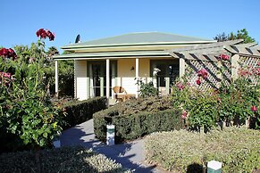 Clive Colonial Cottages