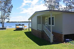 Dungowan Waterfront Apartments