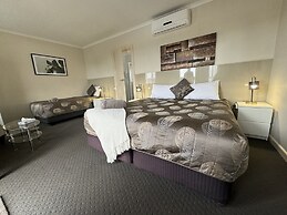 Blue Lake Motel