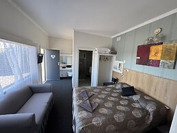 Blue Lake Motel