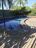 Travelway Motel
