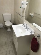 Travelway Motel