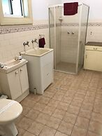 Travelway Motel