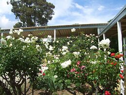 Garden Motor Inn