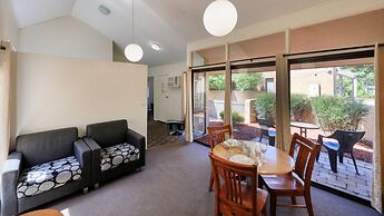 Executive Hideaway Motel