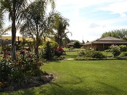 Paradise Lakes Motel