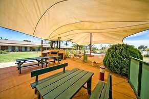 Paradise Lakes Motel
