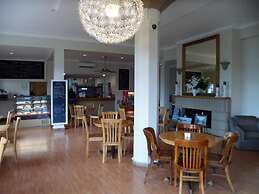 The Essex Arms