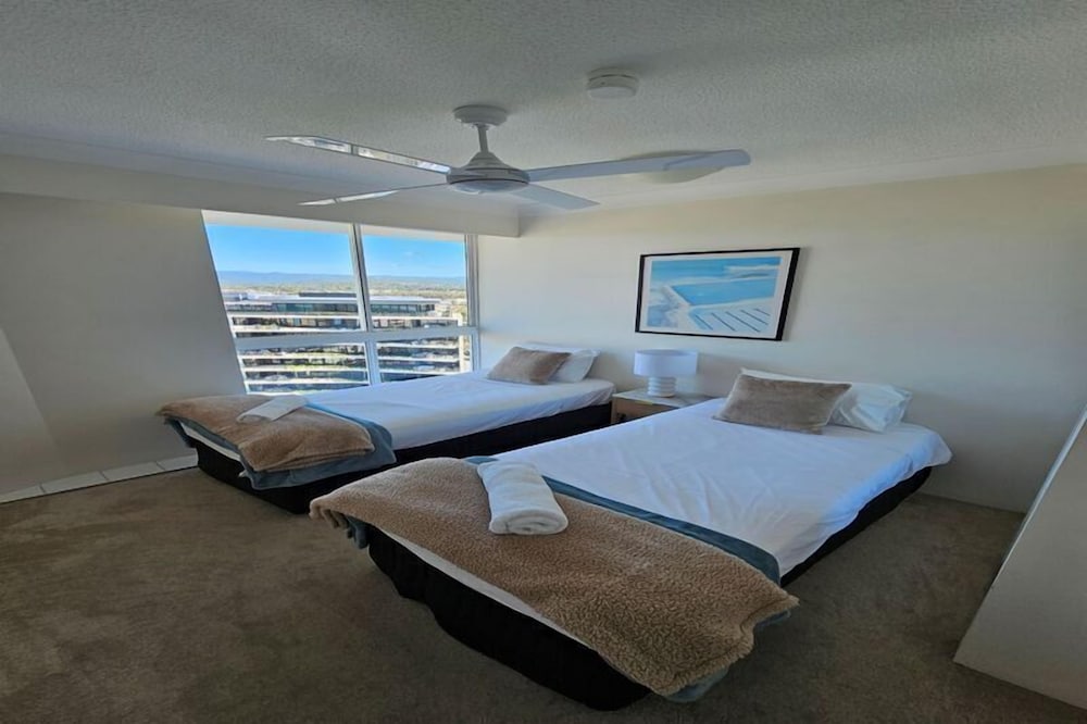 19th Avenue On The Beach