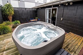 Aura Accommodation