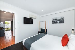 River Motel