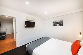 River Motel