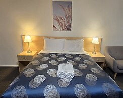 Tropicana Motor Inn
