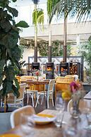 Cottesloe Beach Hotel
