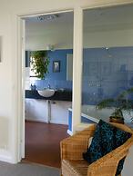 Merrimeet Cottages
