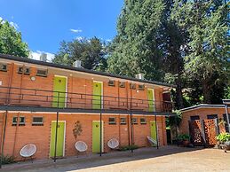 Warburton Motel