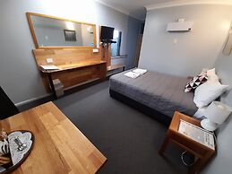 Civic Motel