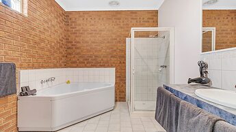 Golden River Motor Inn
