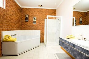 Golden River Motor Inn