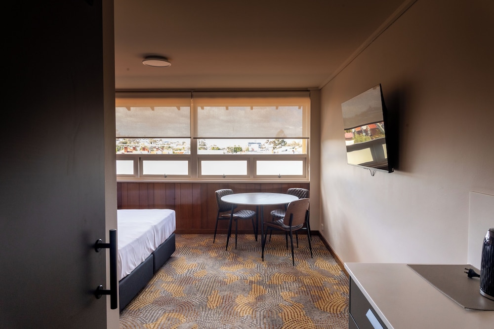 Black Buffalo Hotel