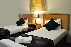 Meadowbrook Hotel