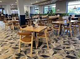 Meadowbrook Hotel