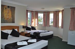 Meadowbrook Hotel