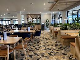 Meadowbrook Hotel